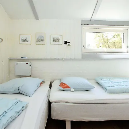 Three-bedroom Holiday In 7